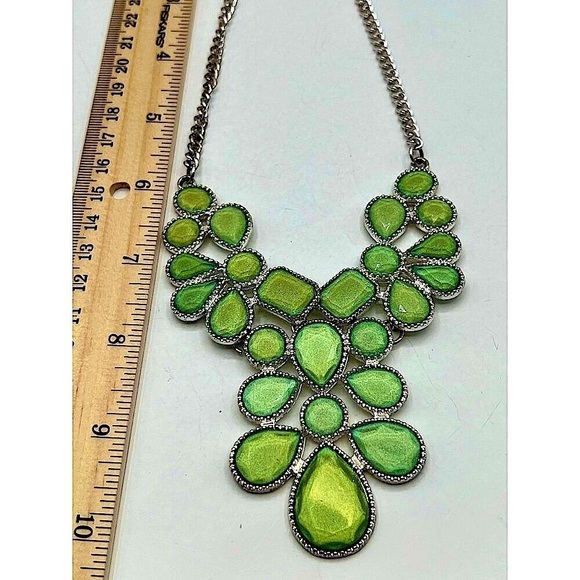 Green Faux Gemstone Statement Necklace & Matching Beaded Bracelet - Picture 7 of 7